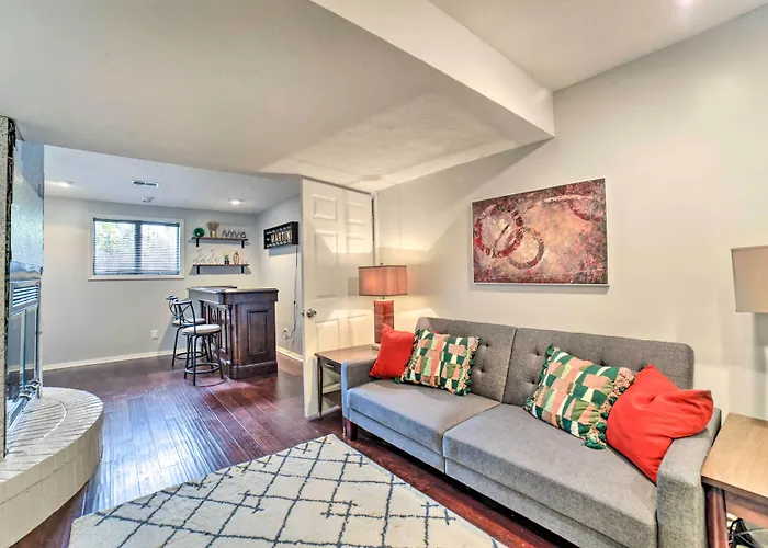Retreat W/ Deck ~ 4 Mi To Dtwn! * Pittsburgh